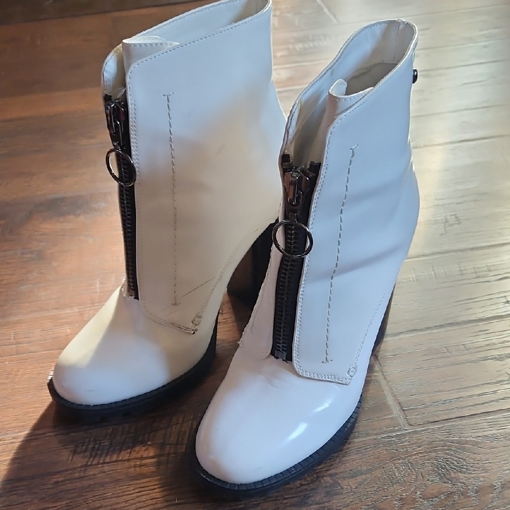 Simply Vera Vera Wang White Heeled Boots